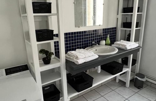 Saint-Charles du Port Apartment | Beau 2 pièces Quartier Brindeau à 10 min à pied des Docks et 20 min de la Gare - Les Appartements Océane