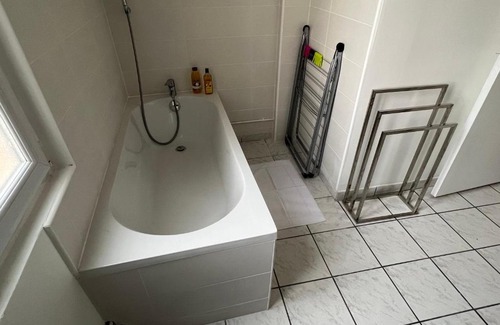 Saint-Charles du Port Apartment | Beau 2 pièces Quartier Brindeau à 10 min à pied des Docks et 20 min de la Gare - Les Appartements Océane