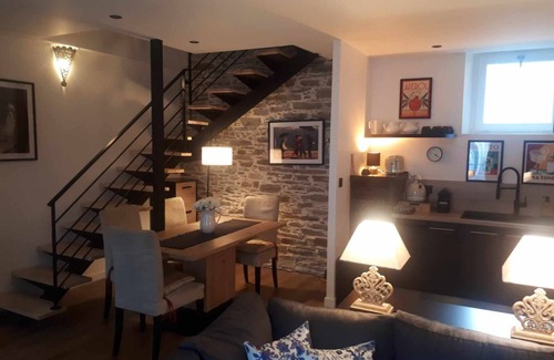 Bagneres-de-Luchon Apartment | Beau Duplex Avec Parking Entièrement Restauré, Résidence Calme et Sécurisée