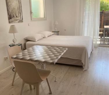 Veyrier-du-Lac Apartment | Beau studio 3 étoiles au bord du lac parking privé gratuit