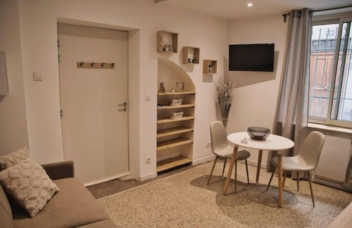 Beaucaire Apartment | Beaucaire Cocoon 1/quais/cité Médiévale/nature