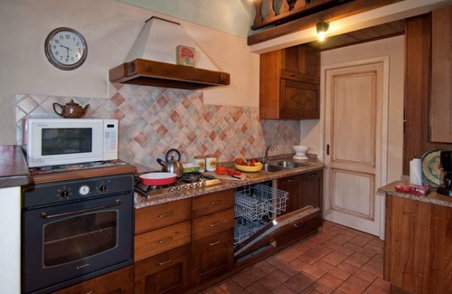 Castelnuovo di Garfagnana Villa | Beautiful private villa for 6 guests with private pool, WIFI, TV, patio and panoramic view