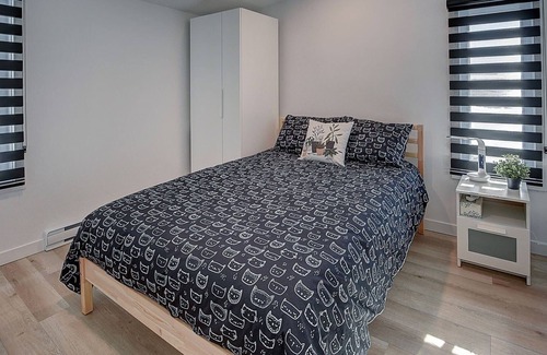 Saint-Alphonse-Rodriguez Ski Chalet | Beautifully fully renovated 3 bedroom lake front cottage