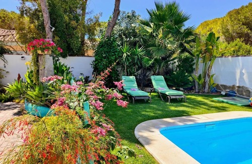 Chiclana de la Frontera Villa | Beautiful Villa Zahara with private pool and amazing outdoor area