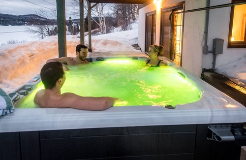 Sainte-Agathe-des-Monts Ski Chalet | Beautiful cottage for 4 people