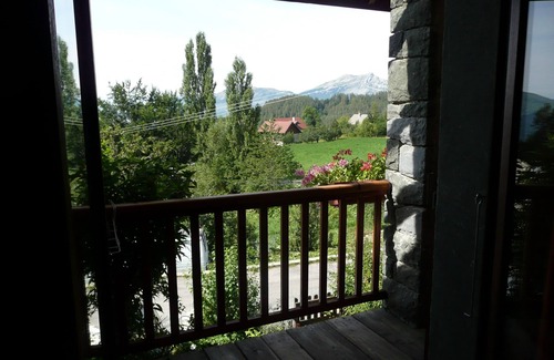 Saint-Michel-de-Chaillol Apartment | Beautiful sunny apartment in the pretty village resort alps champsaur