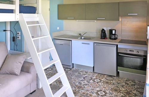 Vieux-Boucau-les-Bains Apartment | Beautiful apartment for 3 guests with pool, WIFI, TV, terrace and parking