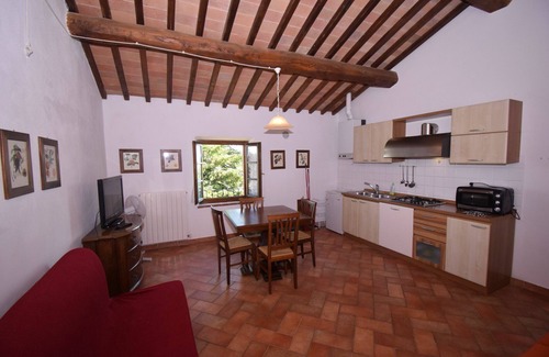 Ponte di Gabbiano Apartment | Beautiful apartment for 3 guests with WIFI, A/C, pool, TV, pets allowed and parking, close to Si.