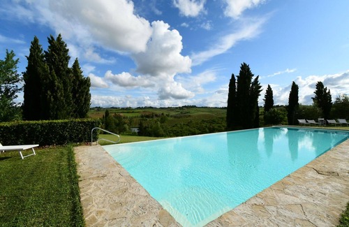 Ponte di Gabbiano Apartment | Beautiful apartment for 3 guests with WIFI, A/C, pool, TV, pets allowed and parking, close to Si.