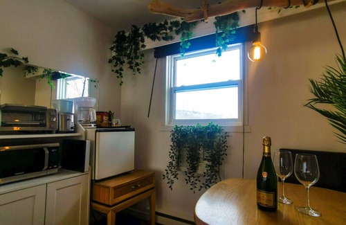 Ste Anne de Beaupre Apartment | Beautiful lodging by the river - at Lofts Fleuve et Montagne 15