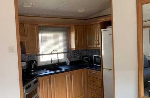 St Leonards-On-Sea Cabin | Beautiful 3-Bed Caravan on Holiday Park