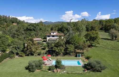 Cicogna Villa | Beautiful private villa for 10 guests with WIFI, A/C, private pool, TV, pets allowed and parking