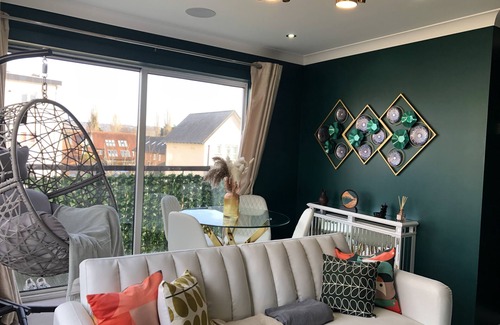 Merstham Apartment | Beautiful 1-bed Apartment in Redhill
