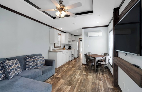 Jamestown Cabin | Beautiful 1-Bedroom Tiny Home 1/2 Mile from Marina and Boat Ramp #408!