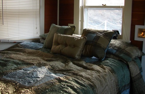 Highland Boat Rental | Beautiful 1949 Gordy Miller Houseboat State lodging registration - FBL-3025-440