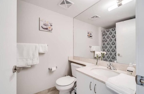 Fort York House | Beautiful 1BD 1BA Condo Lake and City Views