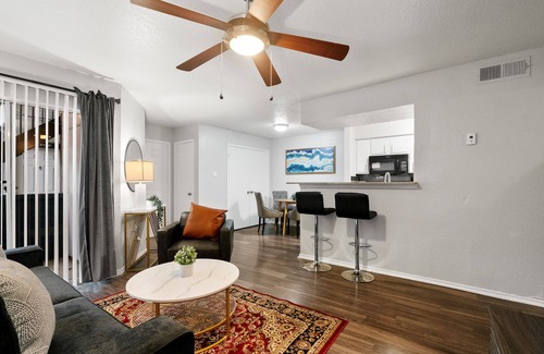 University Hills and Windsor Park Apartment | Beautiful 1BD/1BA in University Hills 3633