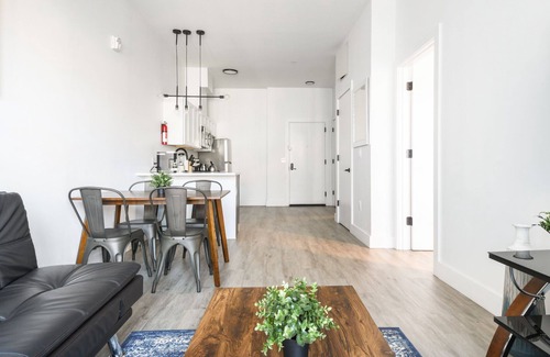 Elizabeth Apartment | Beautiful 1BR Near Airport 6937