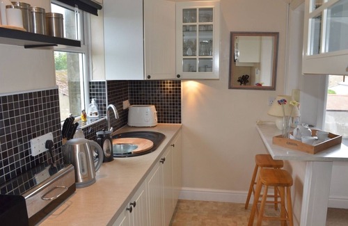 Seahouses Apartment | Beautiful 1st floor apartment 100 yds from beach