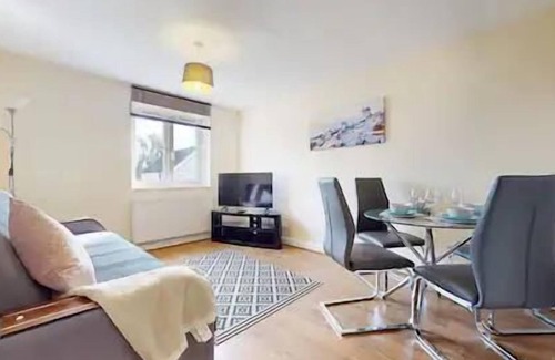 Stanford-le-Hope Apartment | Beautiful 2-Bed Apartment in Stanford-le-Hope
