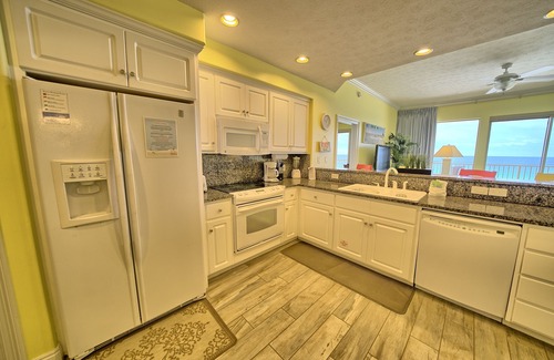 Lower Grand Lagoon Condo | BEAUTIFUL 2 BD [DBL KING]/2 BA BEACH FRONT CONDO! FREE BEACH SERVICE, WIFI!