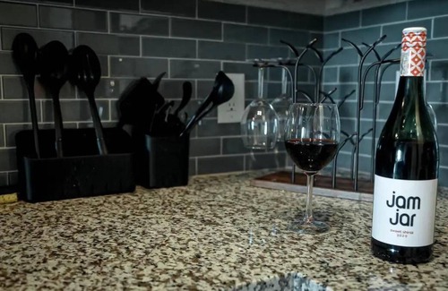 SoNo Condo | Beautiful 2 Bdrm / 2 Bath Condo -- view of Downtown ATL!