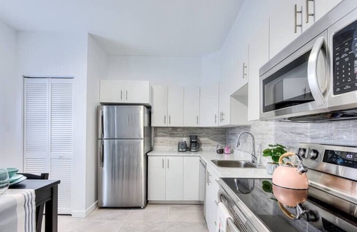 Verdun Apartment | Beautiful 2 BDRM with Balcony