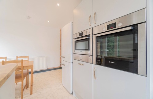 New Forest District House | Beautiful 2 bedroom full-furnished semi-detached house with parking