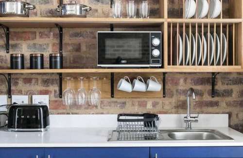 Downtown Johannesburg Apartment | Beautiful 2 bed Penthouse + Private Rooftop HotTub