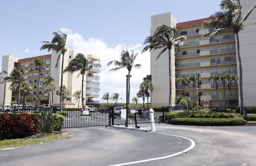 Hutchinson Island South House | Beautiful 2 bedroom 2 bathroom ocean front condo in Jensen Beach, Florida