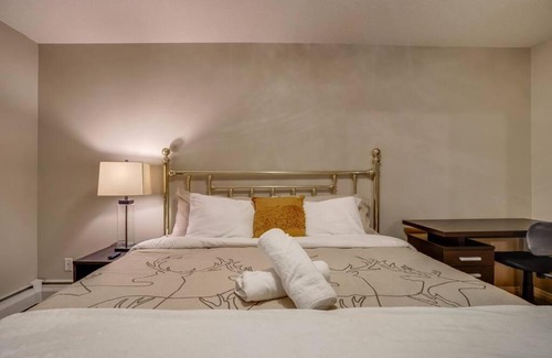 Jasper Place Apartment | Beautiful 2 bedroom/2bth and 2 Free Heated Parking