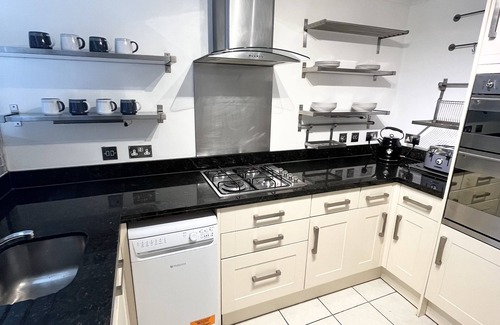 St. Mark's Apartment | Beautiful 2 bedroom garden flat w/free parking