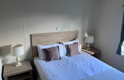 Crimdon House | Beautiful 2-Bedroom Lodge with Spectacular Views
