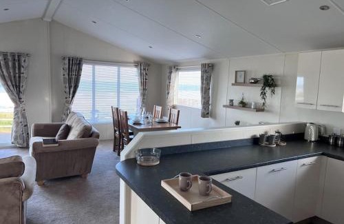 Crimdon House | Beautiful 2-Bedroom Lodge with Spectacular Views