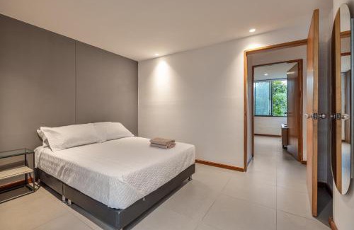 Las Lomas I Apartment | beautiful 2 bedroom luxury condo in Provenza