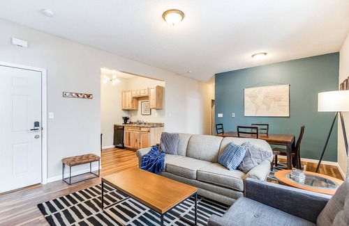 Cheyenne Apartment | Beautiful 2-Bedroom Park View