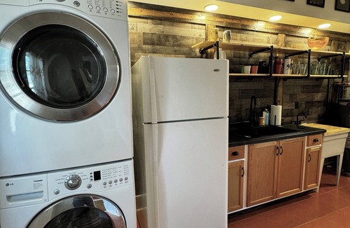 Sandusky Apartment | Beautiful 2 bedroom upstairs apartment in downtown Sandusky