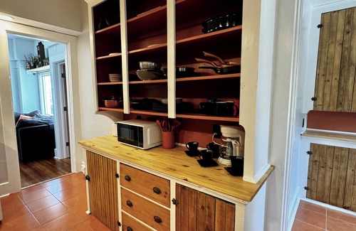 Sandusky Apartment | Beautiful 2 bedroom upstairs apartment in downtown Sandusky