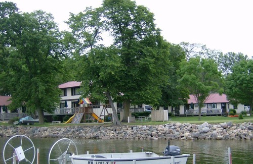 Alexandria Apartment | Beautiful 2 bedroom unit at resort, sleeps 6