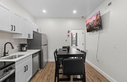 Primos Secane Apartment | Beautiful 2 bedroom 1 bath unit 2