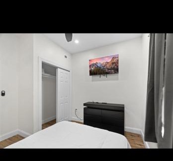 Primos Secane Apartment | Beautiful 2 bedroom 1 bath unit 2