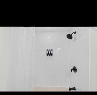 Primos Secane Apartment | Beautiful 2 bedroom 1 bath unit 2