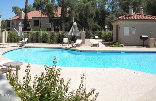 Scottsdale Ranch Apartment | Beautiful 2 Br. Apartment (218149) by Houzlet