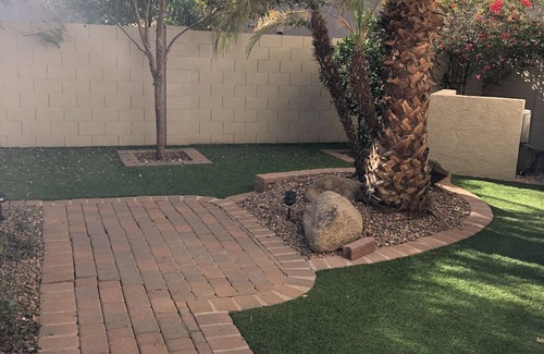 North Scottsdale House | Beautiful 2 BR Plus Loft, Recently Updated