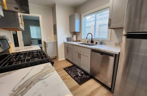 South Berkeley Apartment | Beautiful 2 BR - Walk to UCB