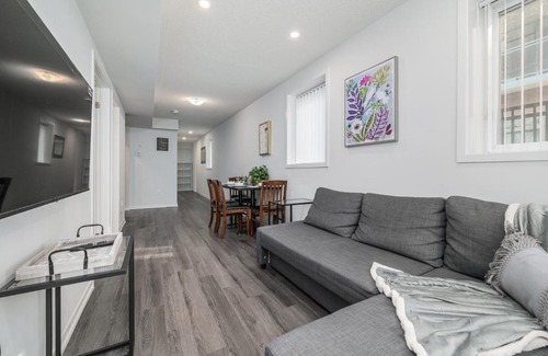 New Toronto Apartment | Beautiful 2BR 2WR Condo