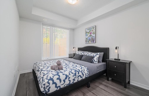 New Toronto Apartment | Beautiful 2BR 2WR Condo