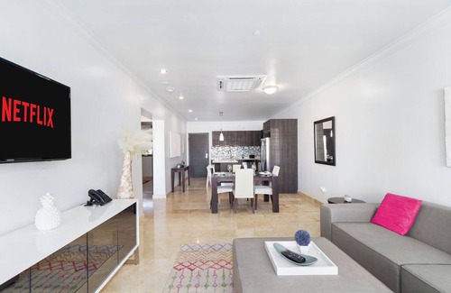 Washington Condo | Beautiful 2BR Condo w/Large Balcony in Palm Beach