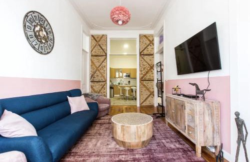 Sao Paulo Apartment | Beautiful 2BR high ceiling/50m from TimeOut market