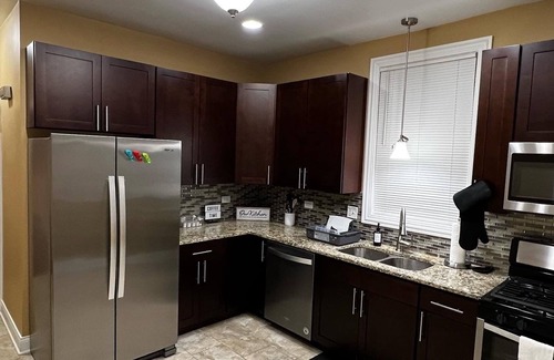 Gresham Apartment | Beautiful 2nd Floor Apartment